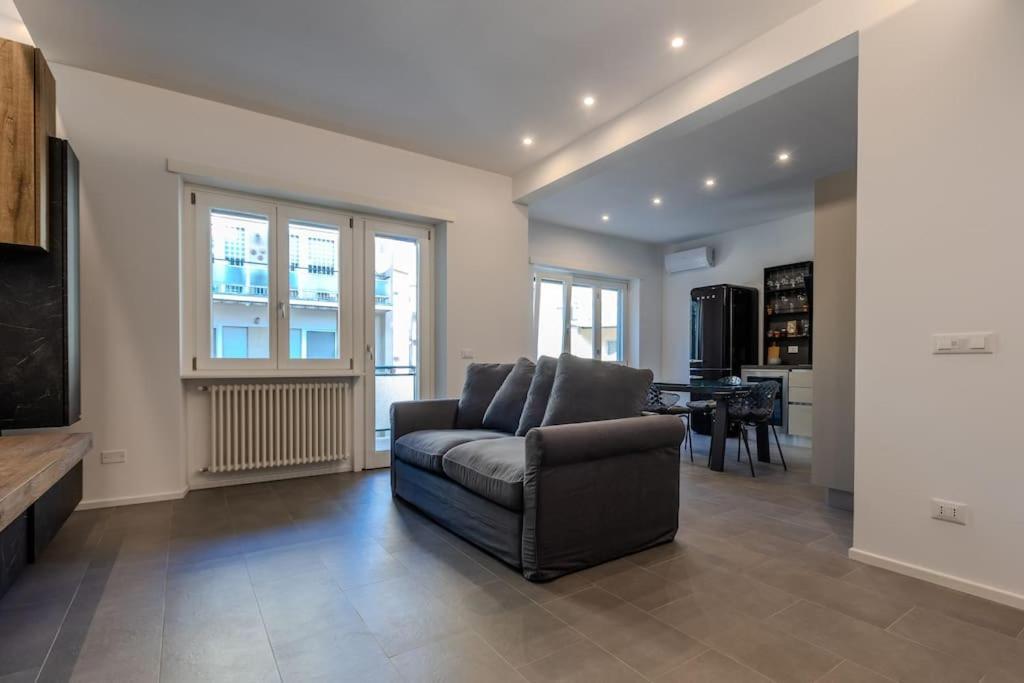 Great Home Laurentina Metro B 로마 외부 사진